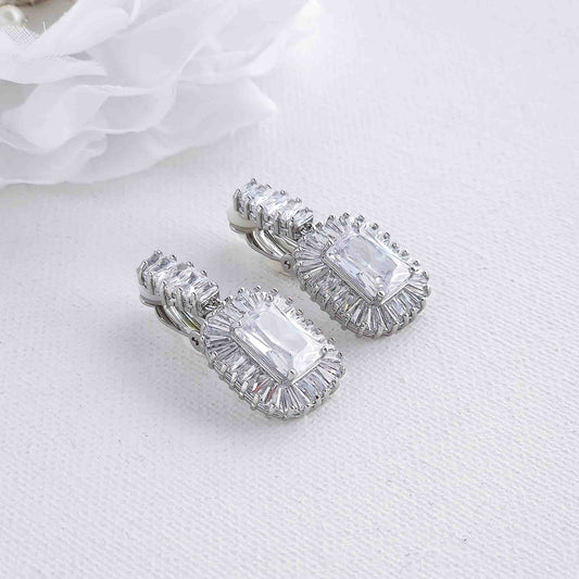 Vintage Clip On Earrings-Dorothy