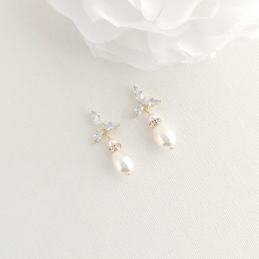Gold Pearl Wedding Earrings: A Timeless Accessory for the Modern Bride- Flora