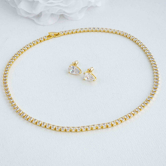 Gold Tennis Necklace: The Perfect Sparkle for Your Formal Look-Tania