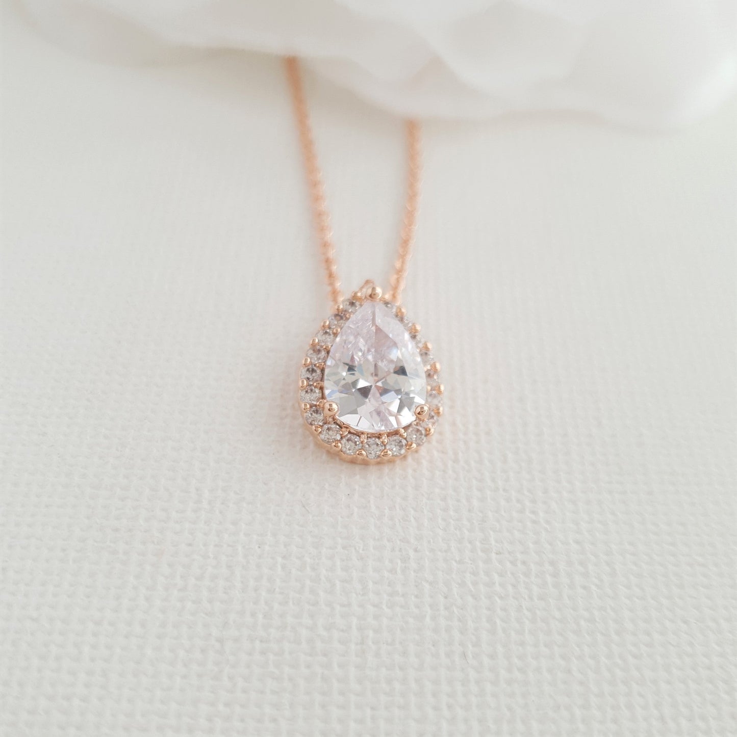 A Classic Gold Jewelry Set:The Perfect Bridesmaid Gift-Emma