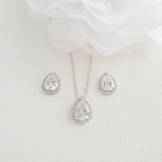A Classic Gold Jewelry Set:The Perfect Bridesmaid Gift-Emma