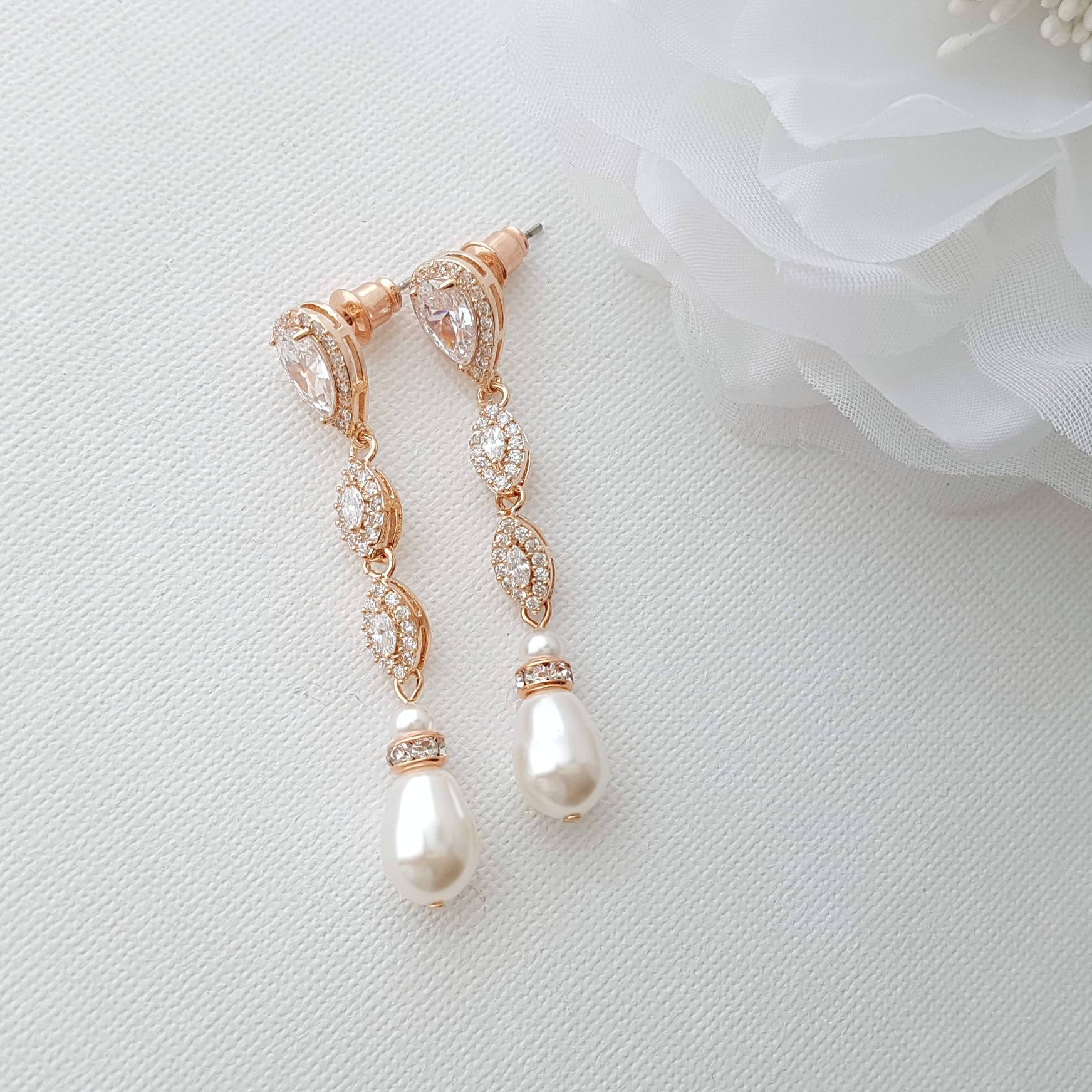 Pearl earrings in rose gold for Weddings