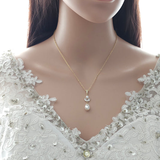 Gold Teardrop Pearl Pendant Necklace - Leila