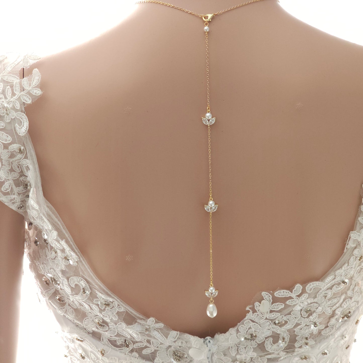 Delicate Pearl Necklace and Backdrop for Brides-Leila