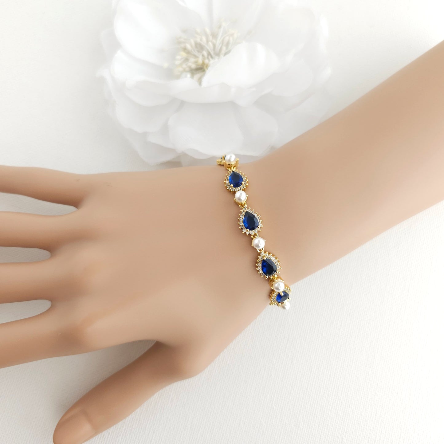 Women Blue Bracelet in Rose Gold with White Pearls-Aoi