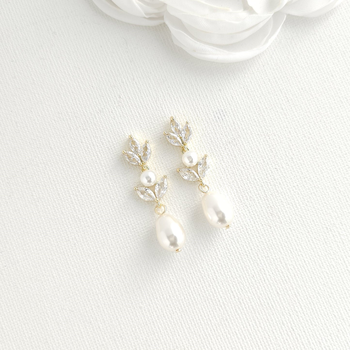 Boucles d'oreilles perle larme pour les mariages en argent - Ella