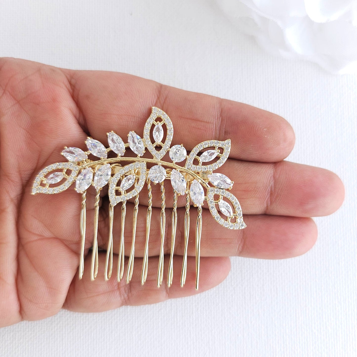 Gold Leaf Hair Comb: Modern Design for a Timeless Classic Bridal Look– Kerry