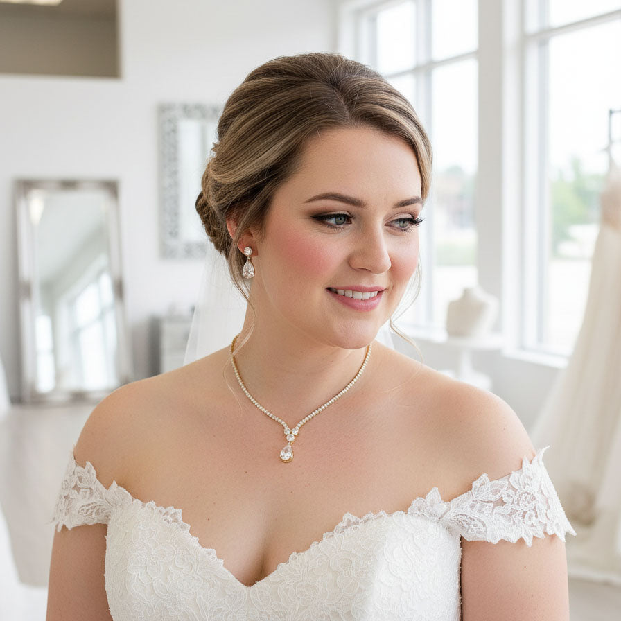 Sparkly & Traditional Bridal Necklace in Rose Gold for Brides to Be Gold 18K + Earrings Sparkly & Traditional Bridal Necklace in Rose Gold for Brides to Be Gold 18K + Earrings