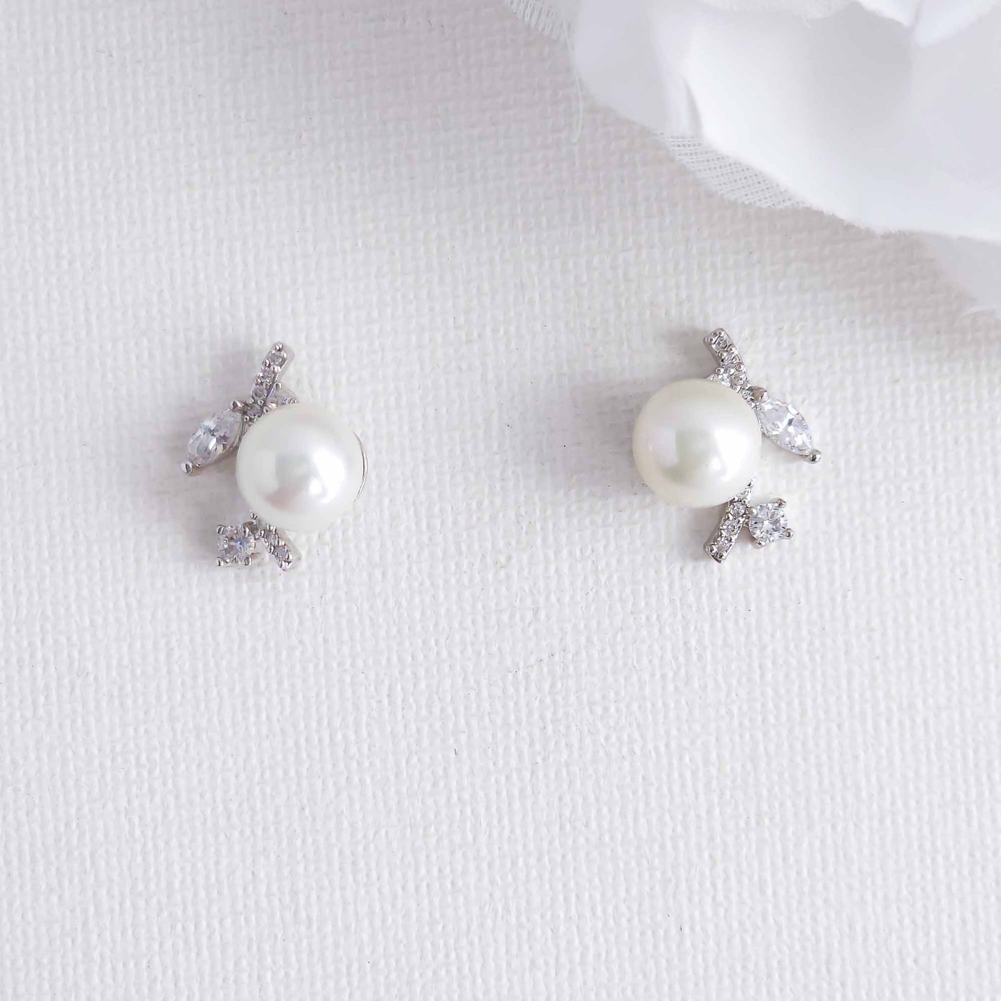 Small Leaf and Pearl Stud Earrings for Women-Everly