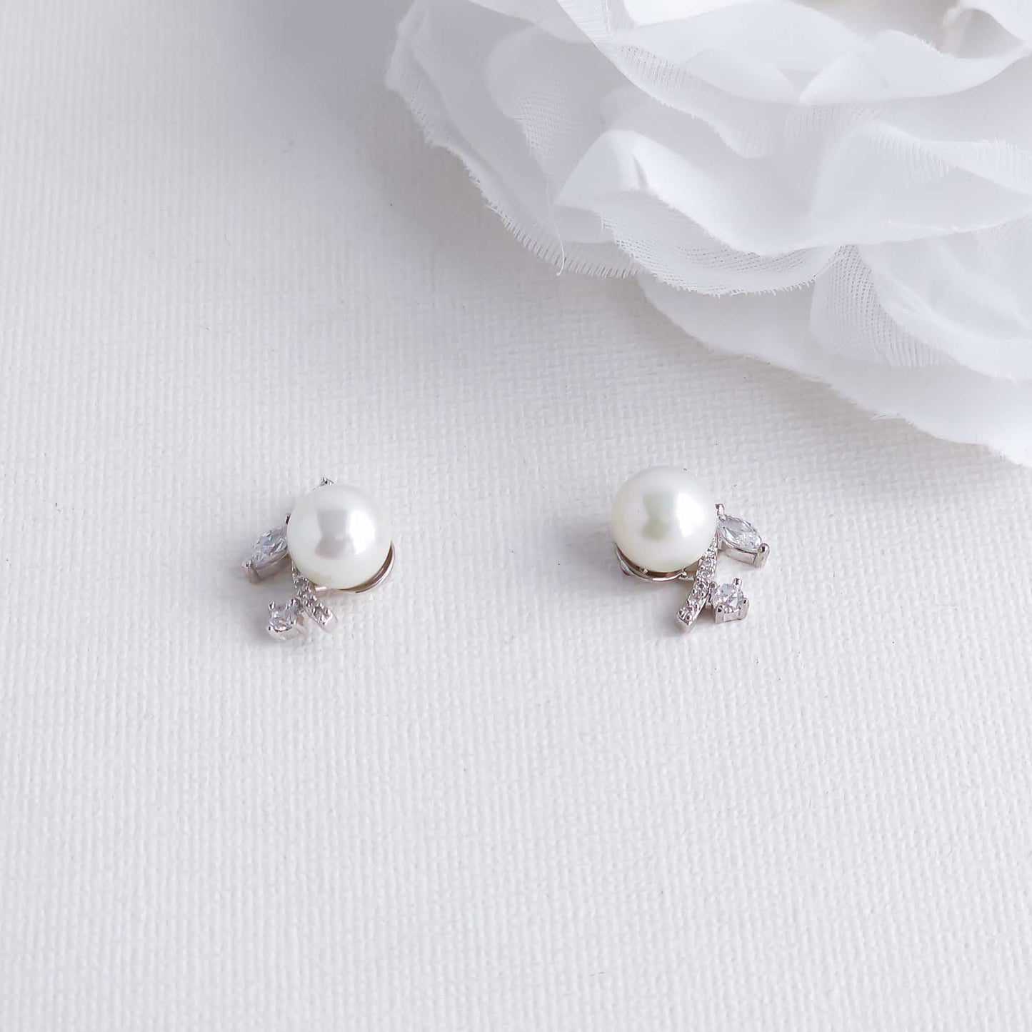 Small Leaf and Pearl Stud Earrings for Women-Everly