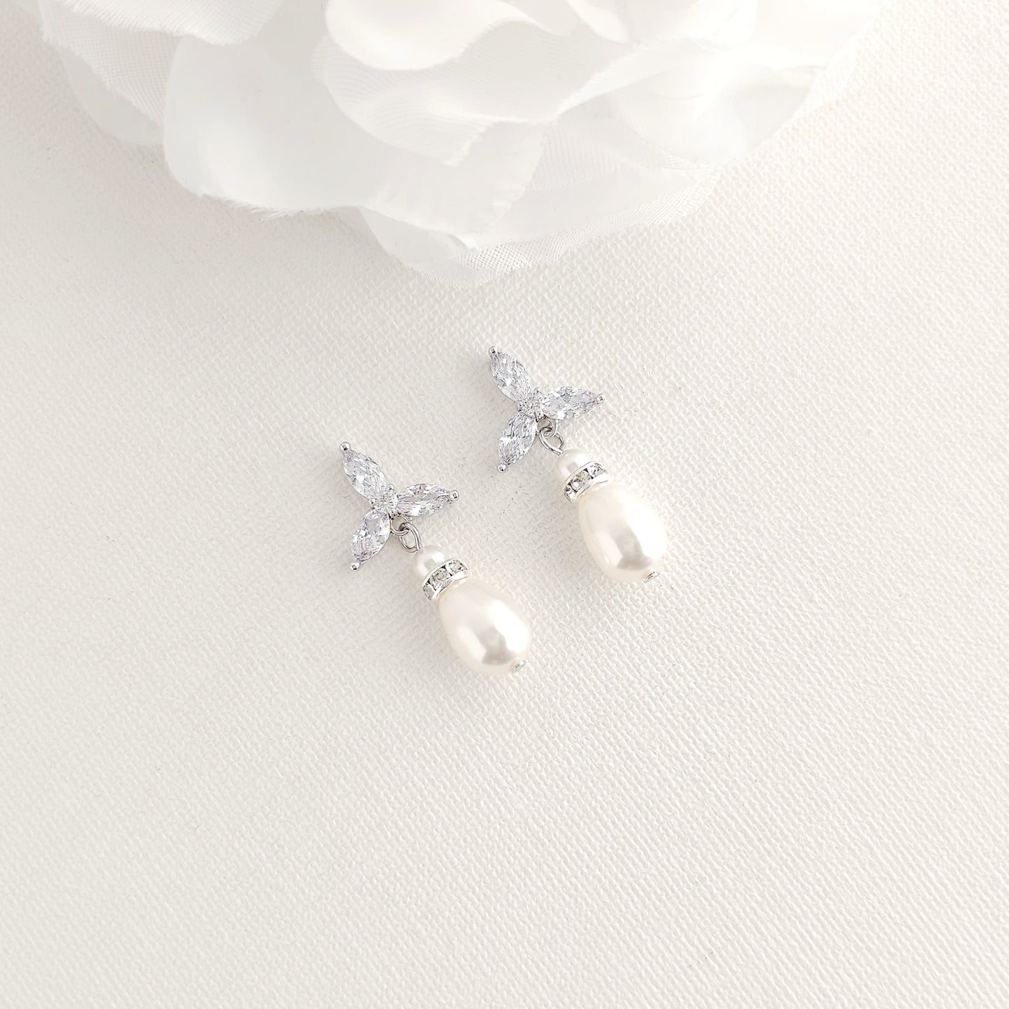 Rose Gold Flower Pearl Earrings: Simple Elegance for a Bridal Look- Flora