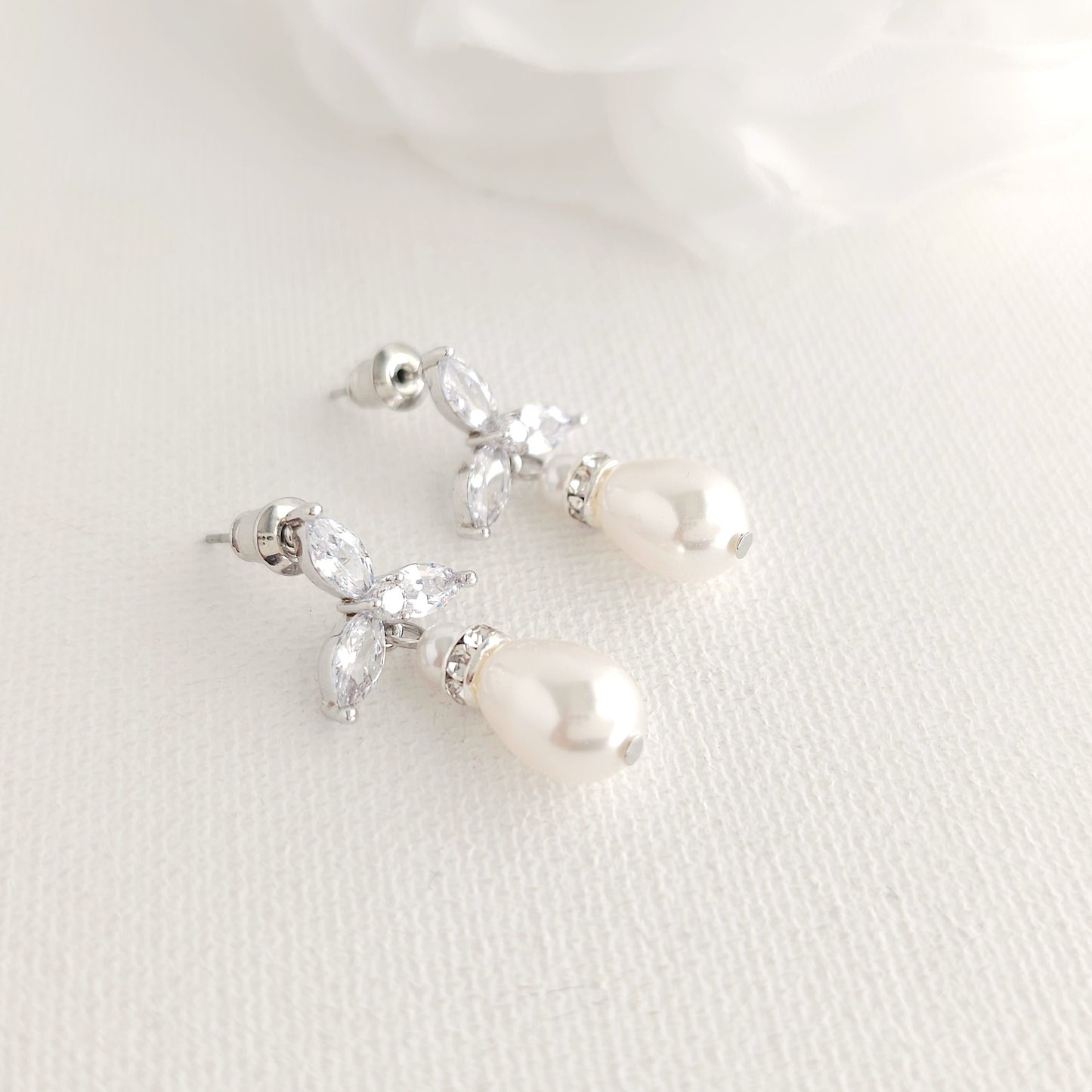 Rose Gold Flower Pearl Earrings: Simple Elegance for a Bridal Look- Flora
