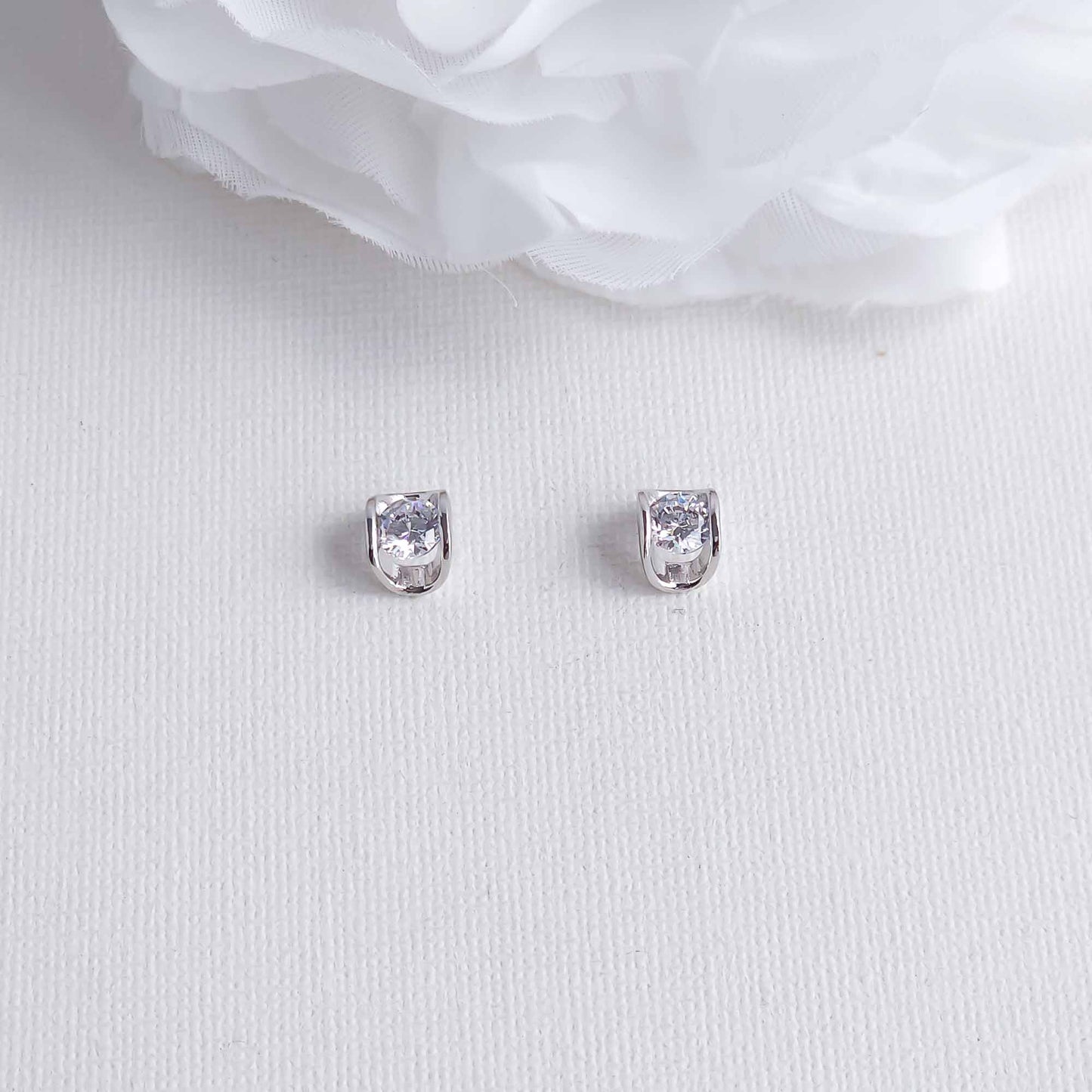 Minimalistic U-Shaped Stud Earrings-Young