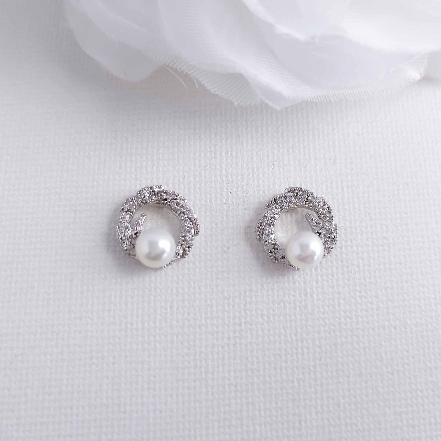 Wreath Earrings with Pearl -Vivian