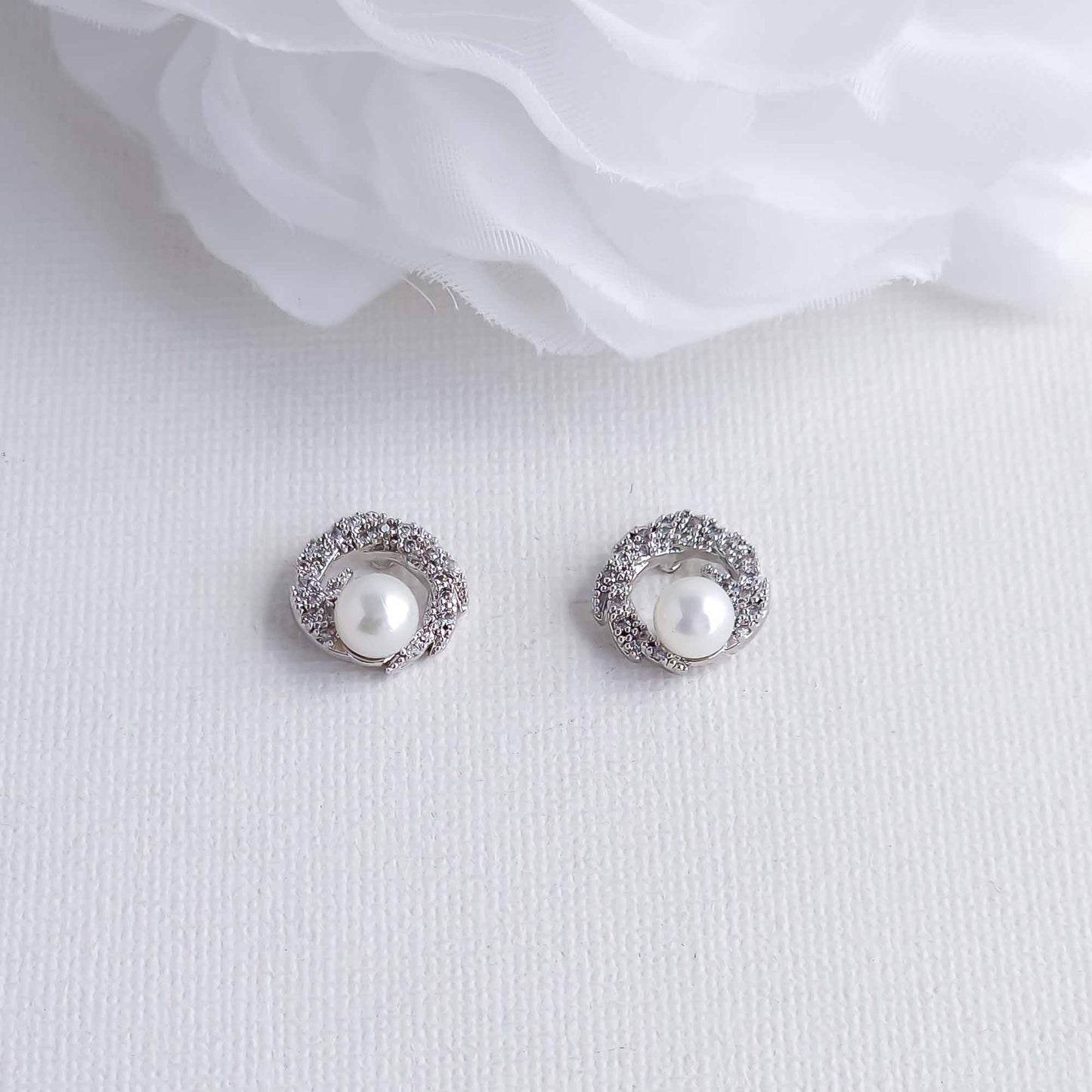 Wreath Earrings with Pearl -Vivian