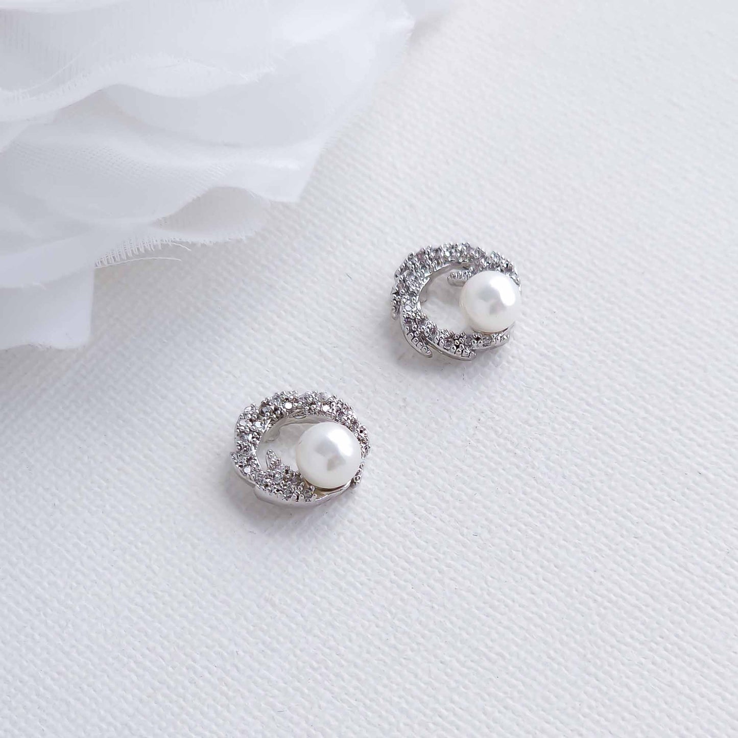 Wreath Earrings with Pearl -Vivian