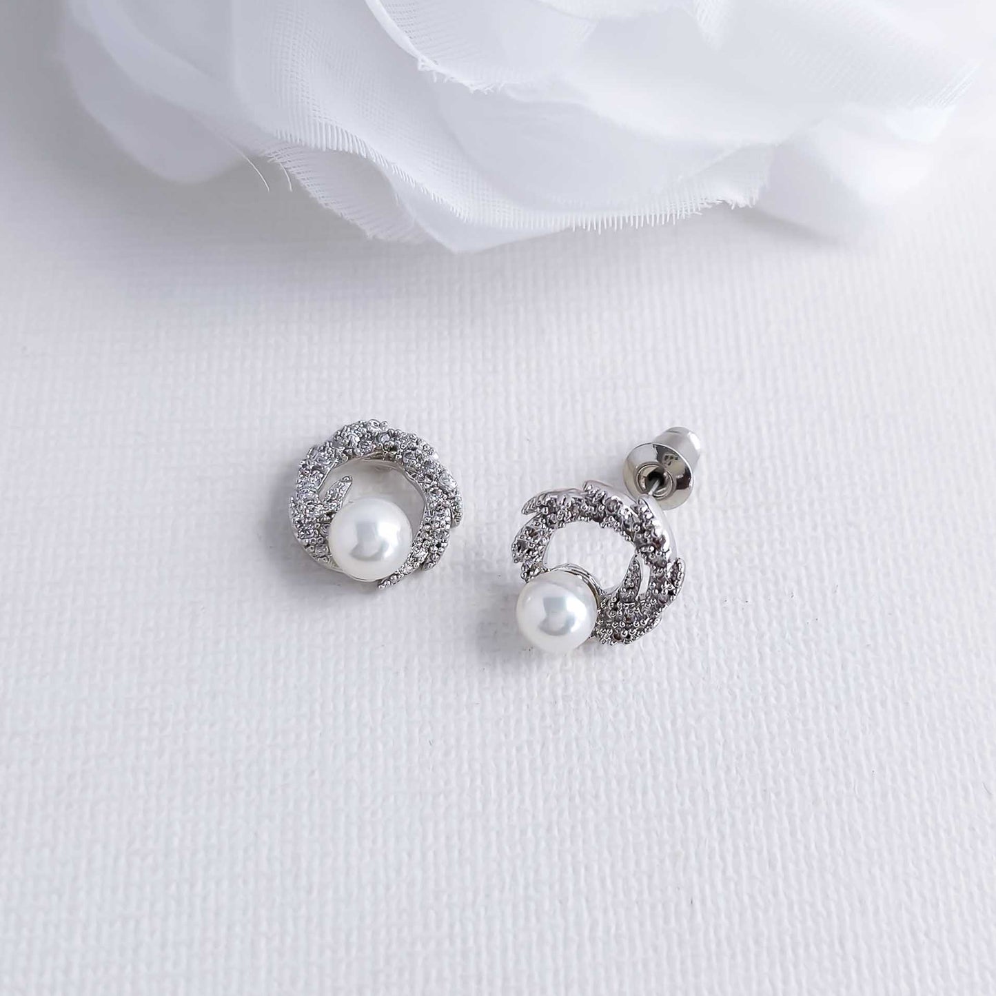 Wreath Earrings with Pearl -Vivian