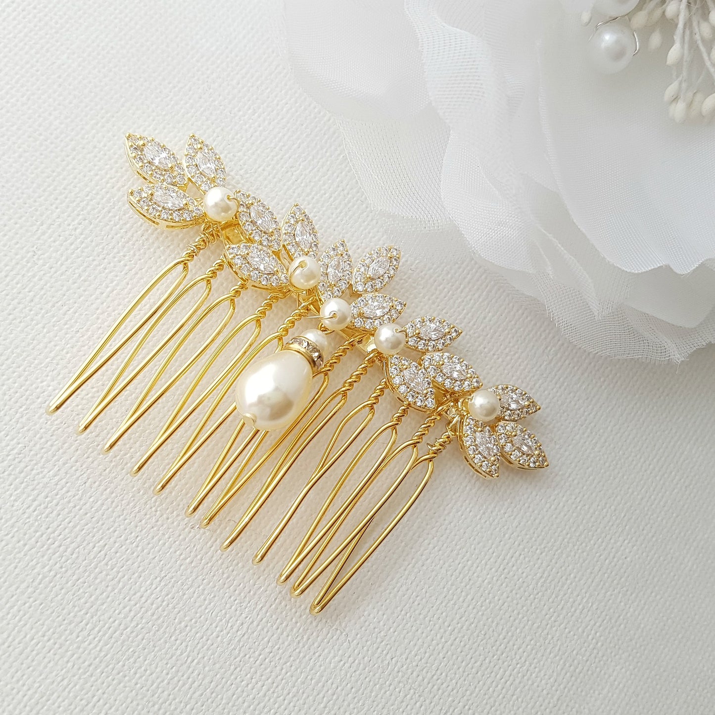 Peigne à cheveux doré pour les mariages avec perles et cristaux-Abby