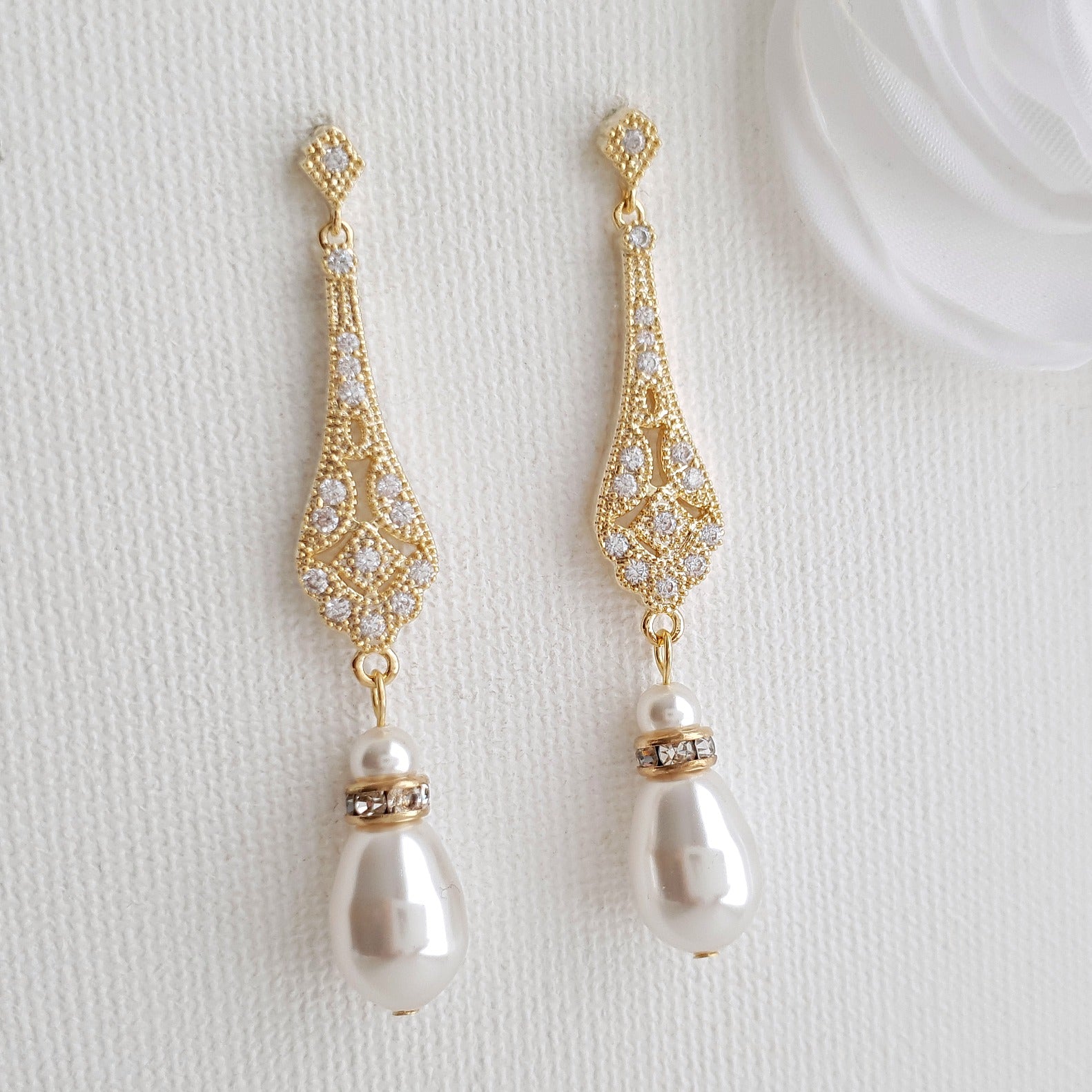 Pearl teardrop earrings Pearl bridal earrings Vintage style wedding shops earrings Cre