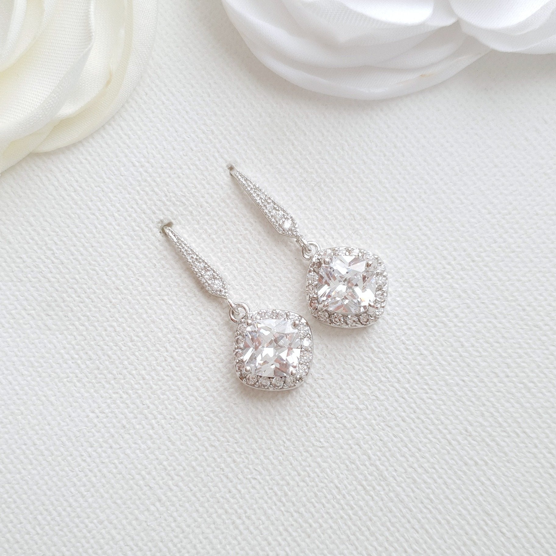 Update 148+ simple diamond dangle earrings latest