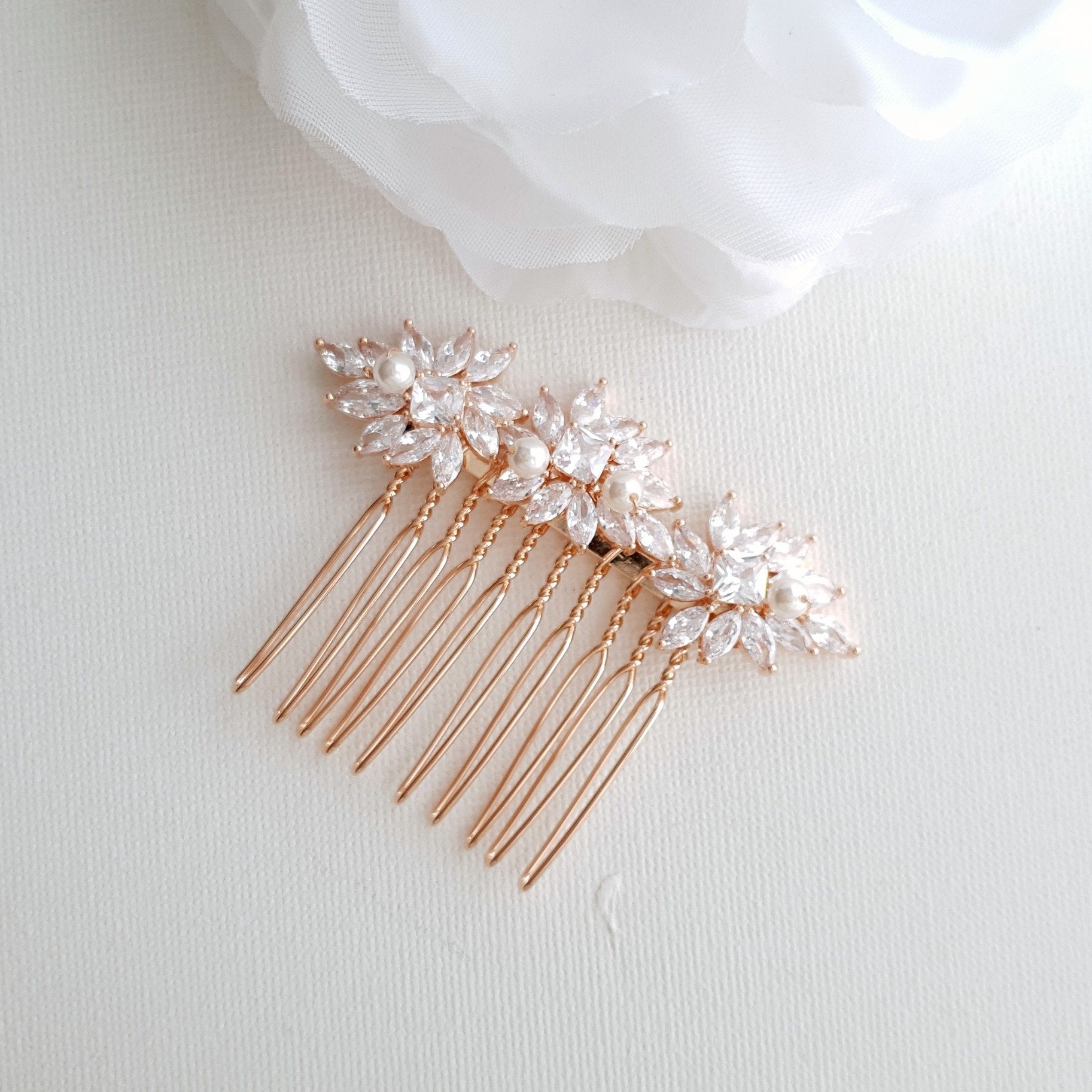 Small Wedding Veil Comb  A Sparkly Flower Design CZ Bridal Hair Comb –  PoetryDesigns