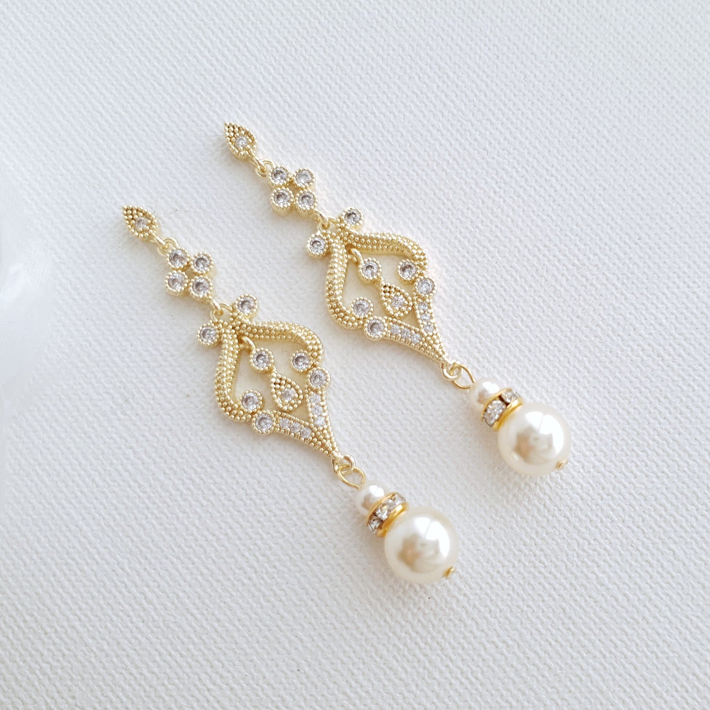 Vintage Pearl Wedding Earrings Gold & Round Pearls