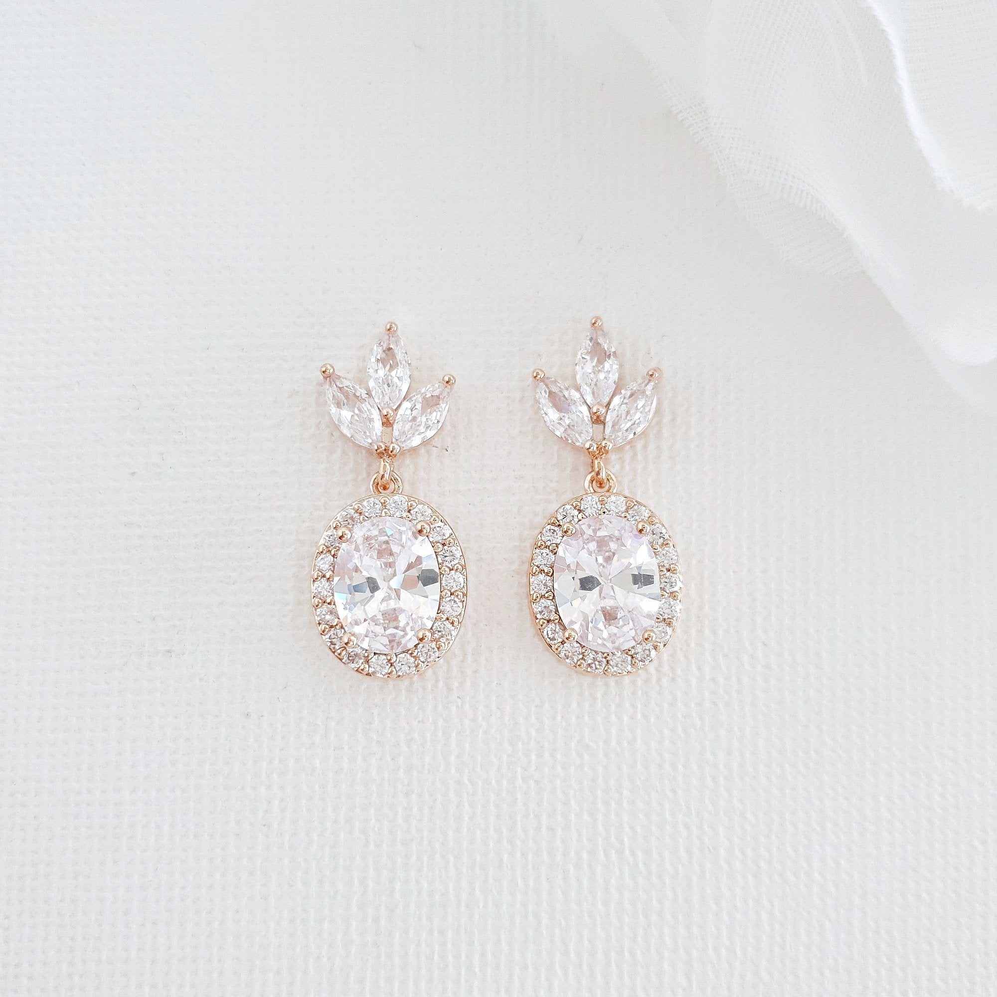 Elsa Peretti® Mesh earrings in 18k rose gold, small. | Tiffany & Co.