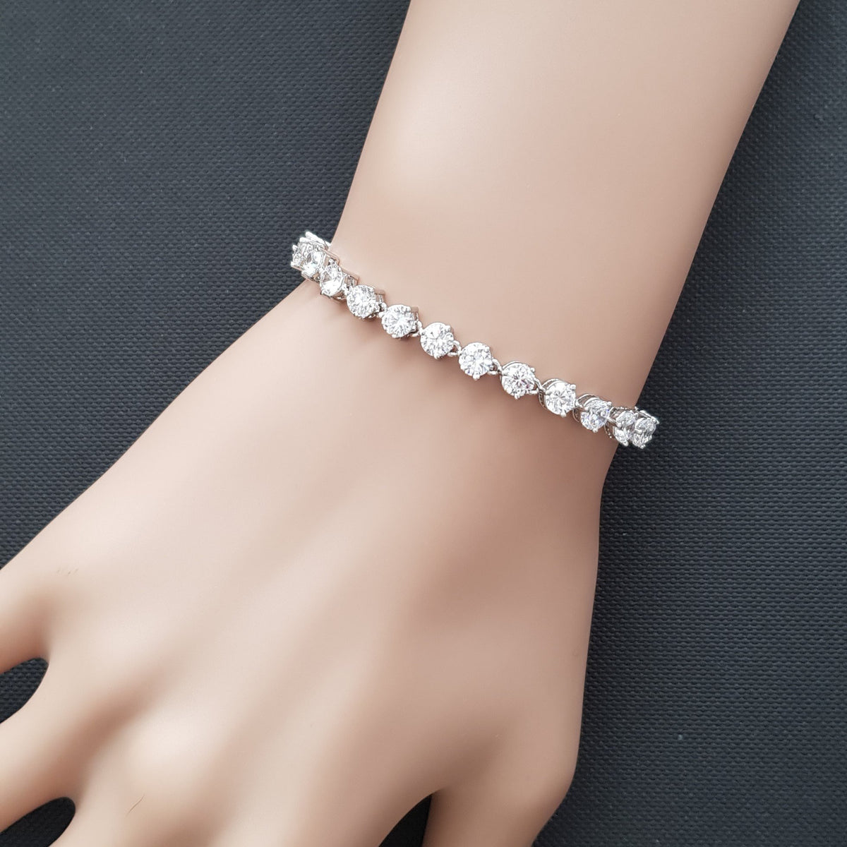 Round Cubic Zirconia Array Bracelet-Hazel - PoetryDesigns