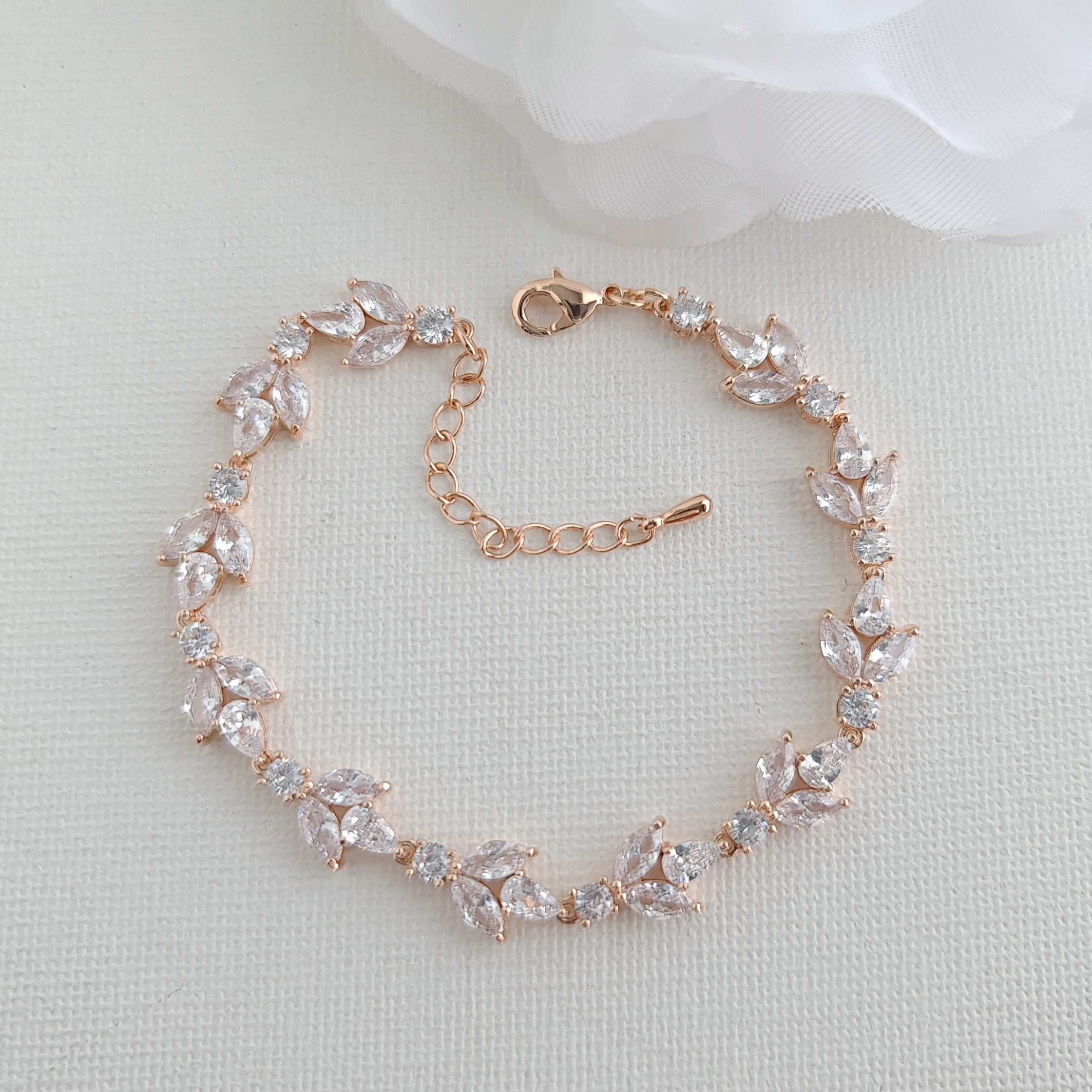 Gold Pearl Wedding Bracelet | Floral Lace Bracelet for Bride | Bridal Cuff  Bracelet — Edera Jewelry | Heirloom Lace Wedding Accessories