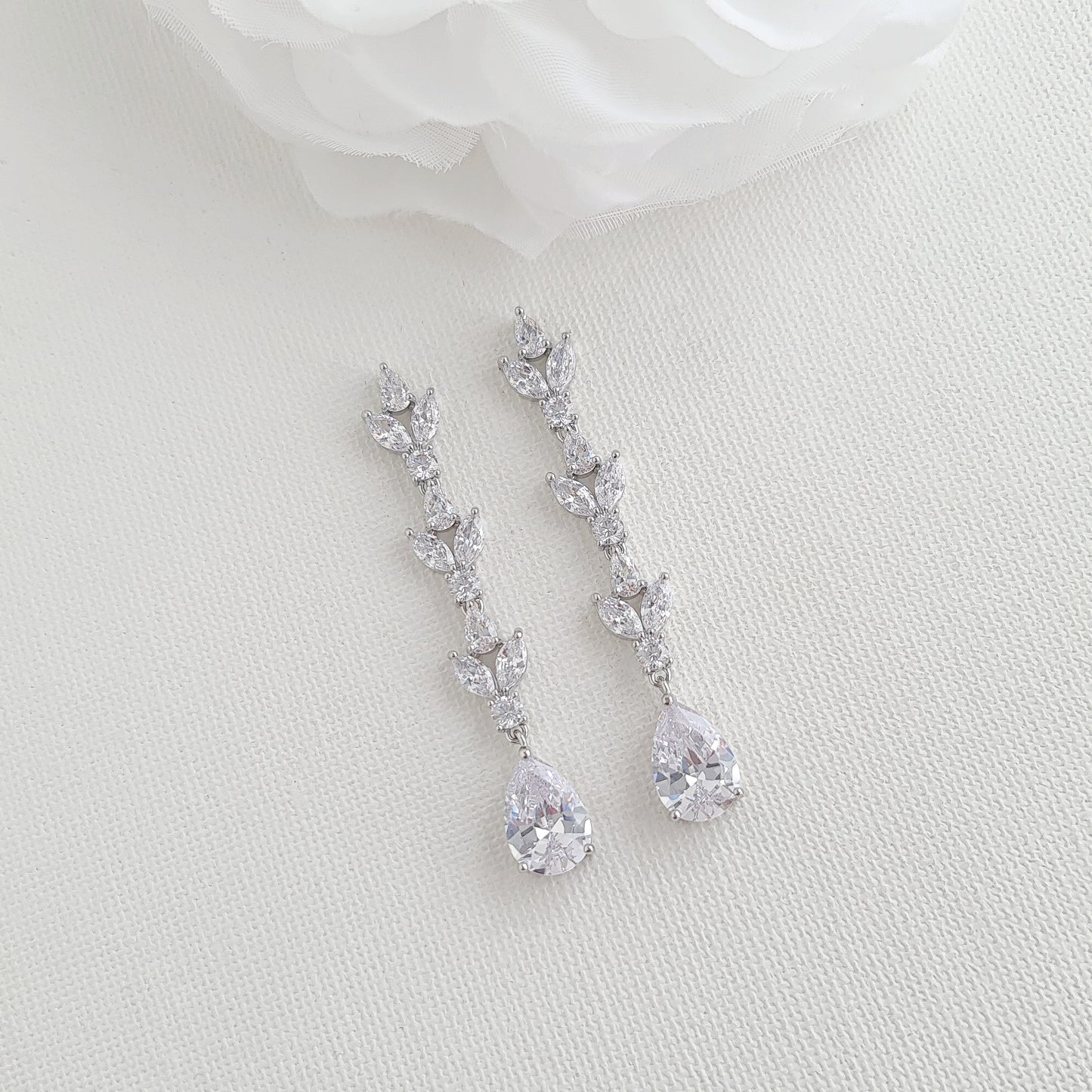 Boucles d'oreilles élégantes en zircon cubique pour les mariées-Anya