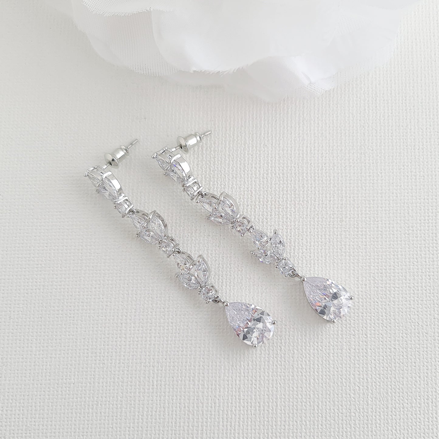 Boucles d'oreilles élégantes en zircon cubique pour les mariées-Anya