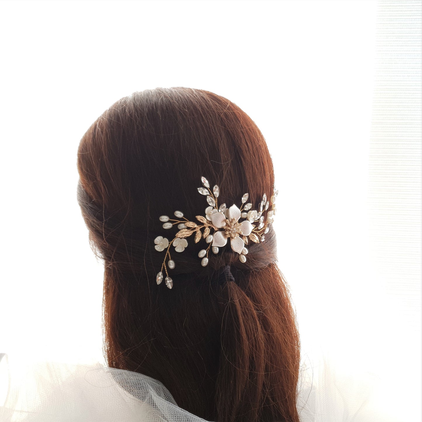 Morceau de cheveux de mariage fleur d'argent-Freya