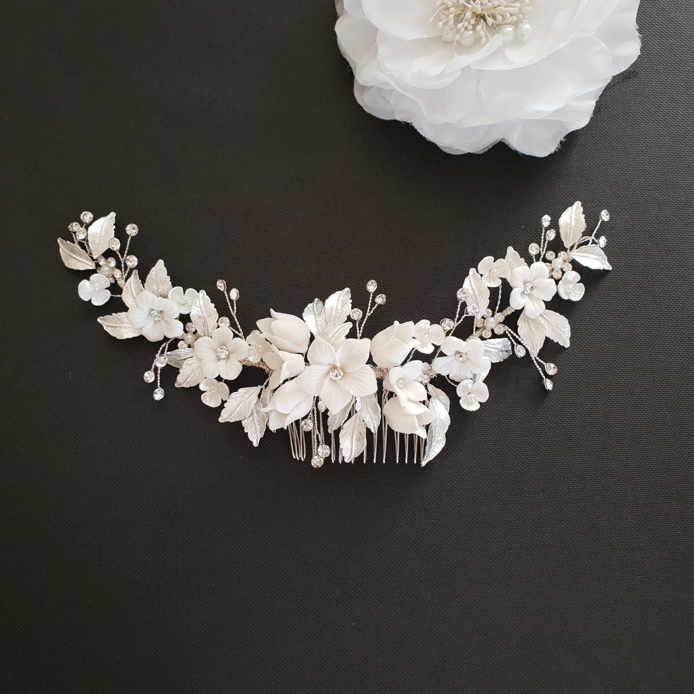 Daffodil bridal hair deals accessory, White Daffodil Flower Comb, Spring Wedding Hair White Floral Comb, Spring Floral Comb, Bridesmaid Spring