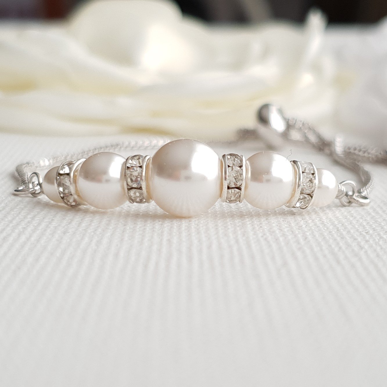 Rose Gold Pearl Bridal Bracelet|Slider Pearl Bracelet in Cream & White –  PoetryDesigns