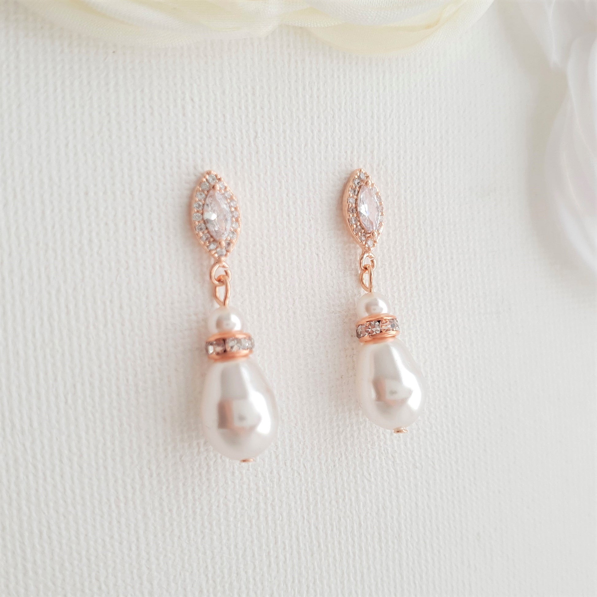 Pearl Jewelry Set with Teardrop Pearl Pendant and Earrings for Brides- Ella - PoetryDesigns