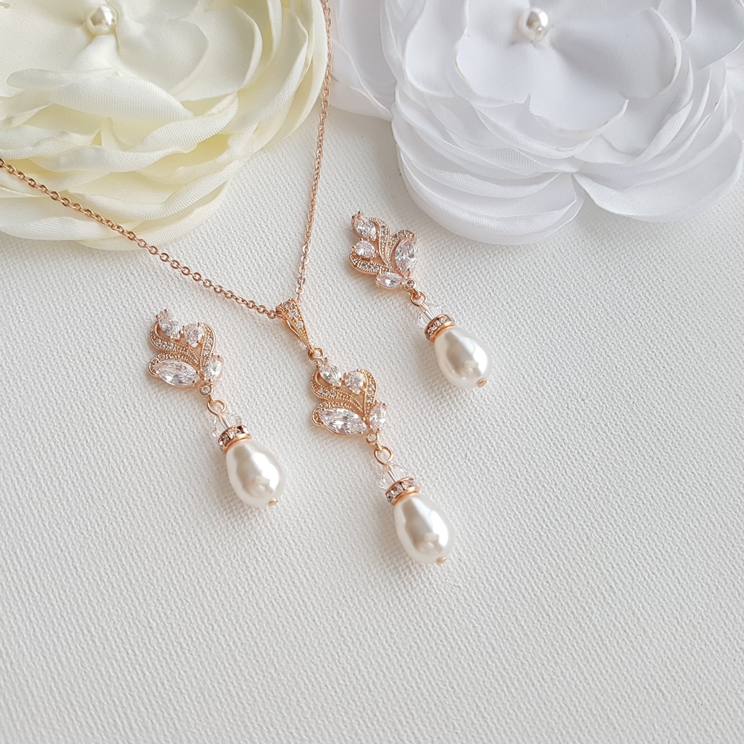 Parure de bijoux en perles de style vintage pour mariées en or rose ondulé