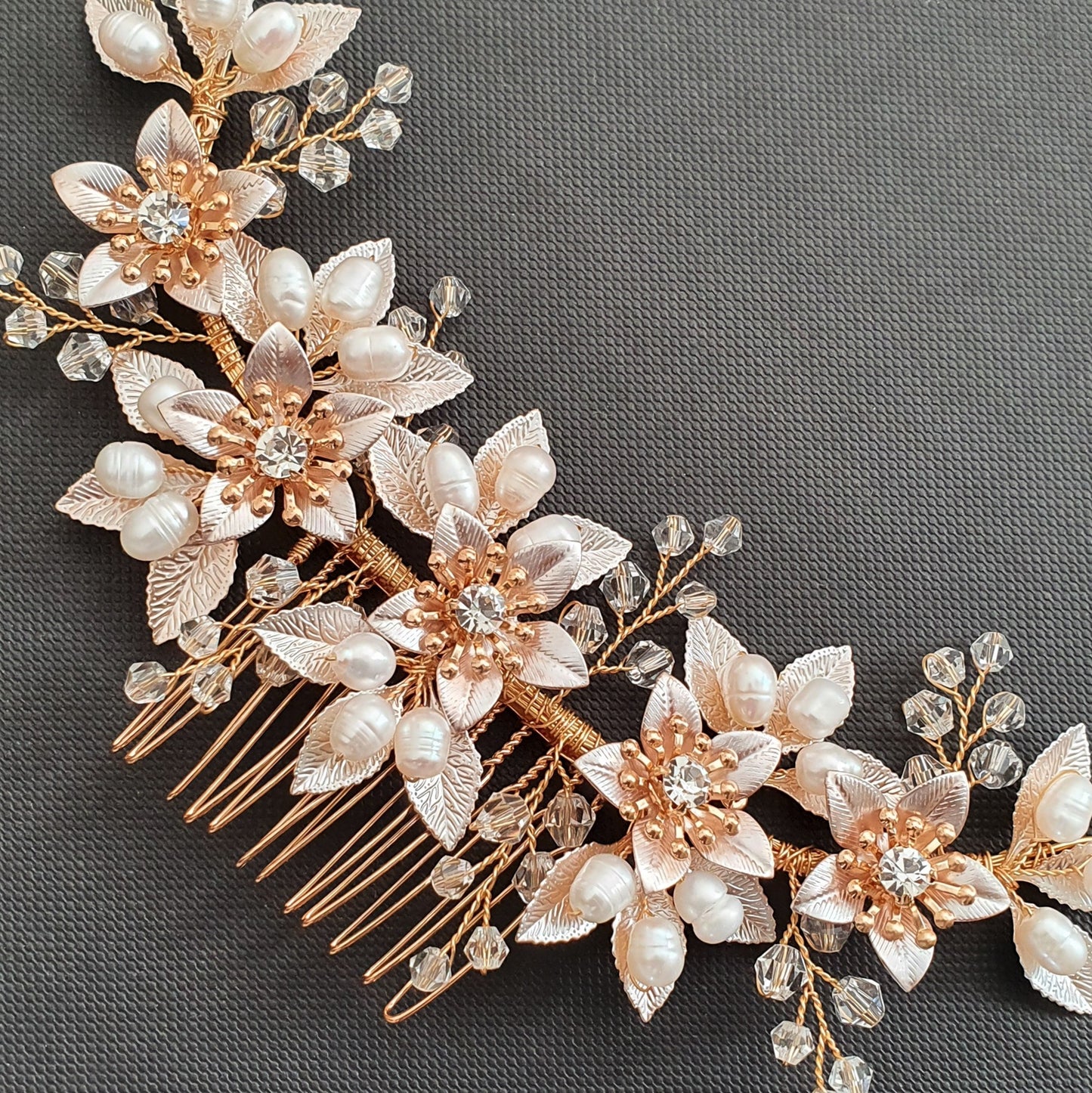 Peigne à cheveux de mariée Statement avec feuilles d'or et fleurs-Liane