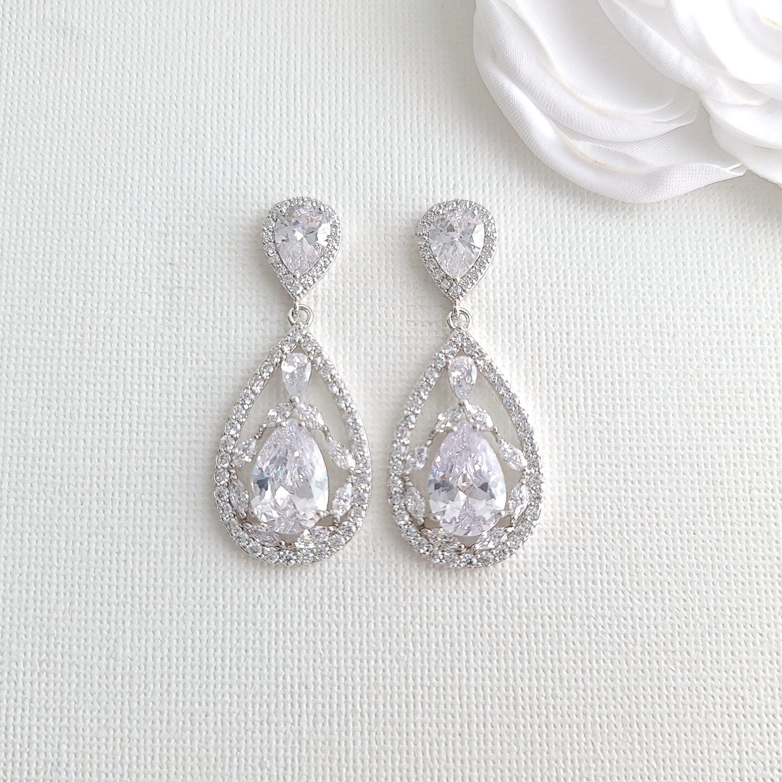 Amazon.com: Denifery Handmade Earrings Dainty Bridal Earrings Bohemian  Vine-Like Earrings Pearls Crystals Tiara Long Bridesmaid Earrings Wedding  Ornaments (Silver): Clothing, Shoes & Jewelry