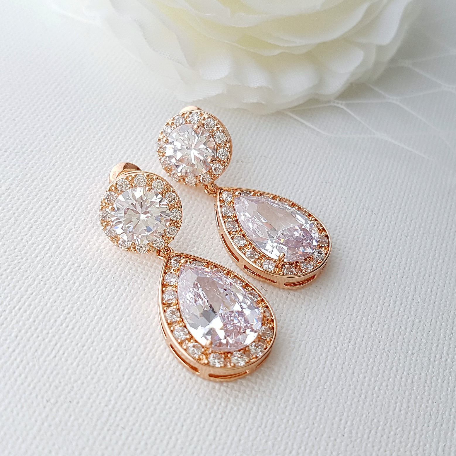Wedding earrings in rose gold