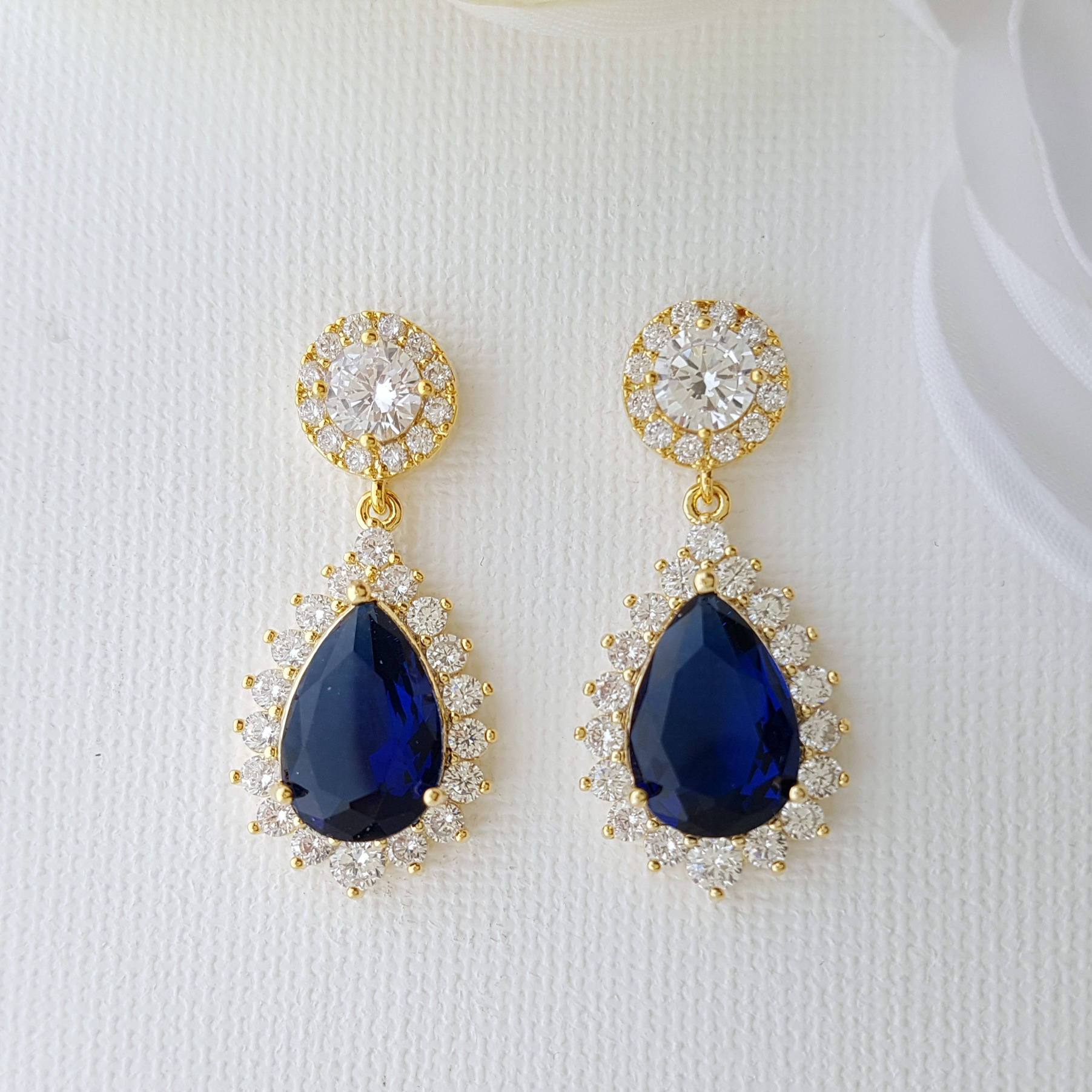 Buy 2200+ Earrings Online | BlueStone.com - India's #1 Online Jewellery  Brand